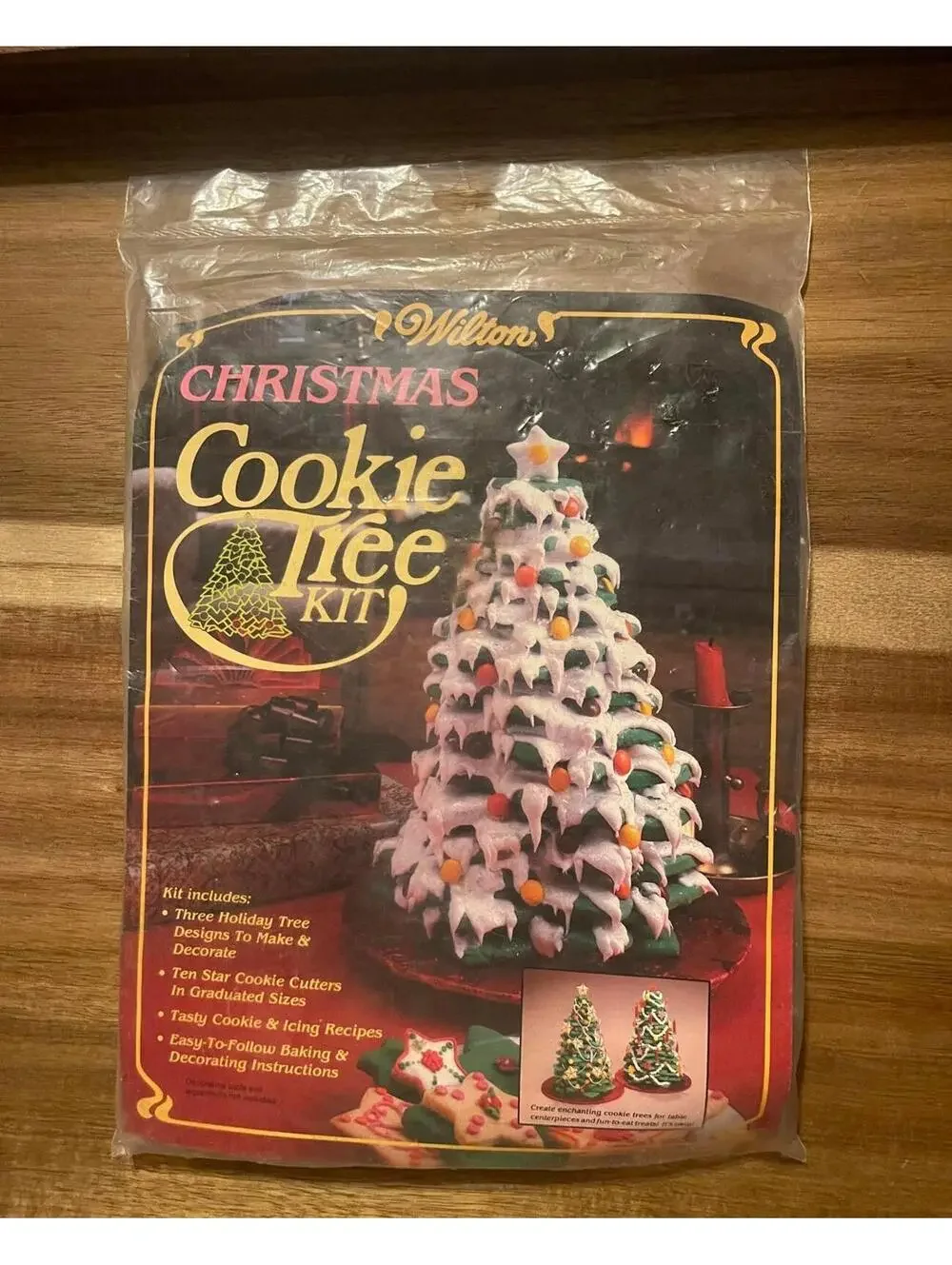 Wilton Christmas Cookie Tree Kit with Star Cookie Cutters New Unopened 1982